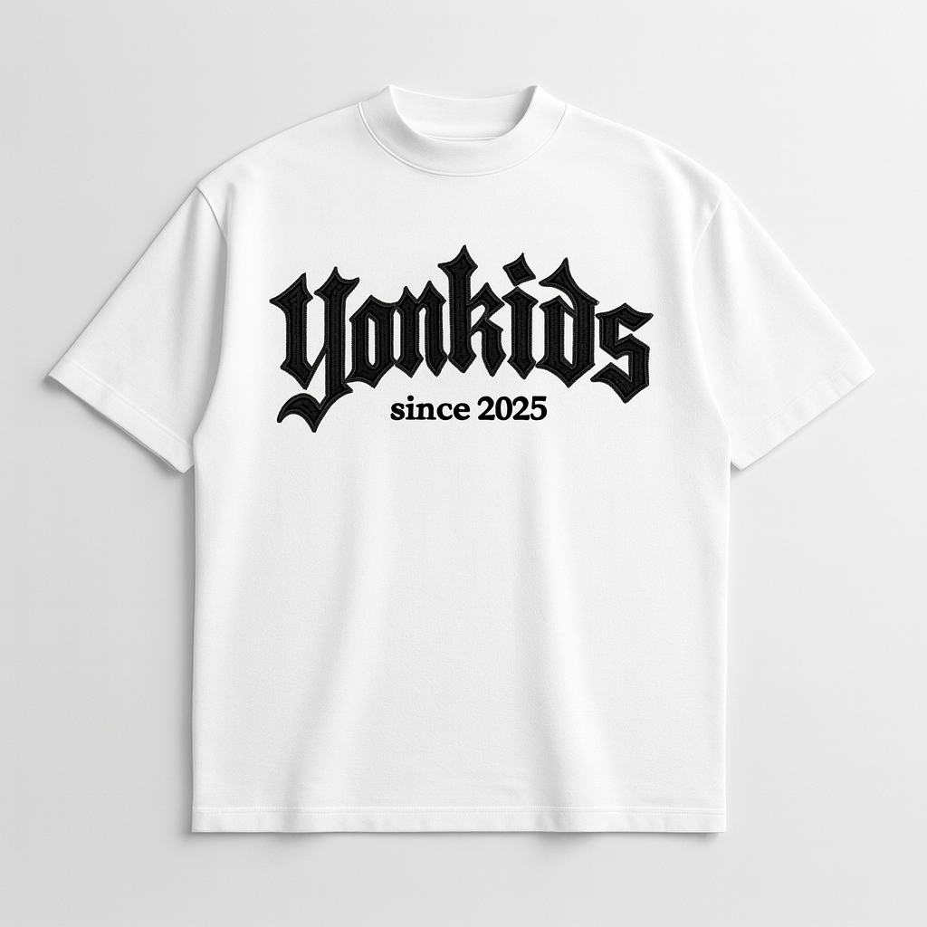 Camiseta Yonkids Legacy – Edición Gótica Bordada (100% Algodón)