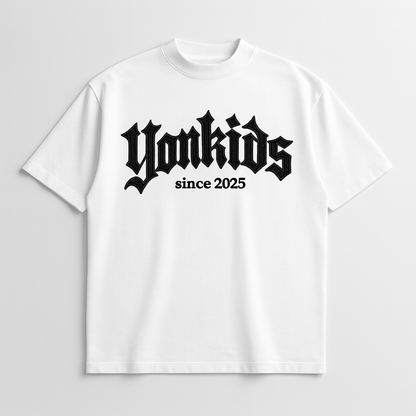 Camiseta Yonkids Legacy – Edición Gótica Bordada (100% Algodón)